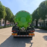 SINOTRUK HOWO NX 6X4 Vacuum Sewage Suction Truck