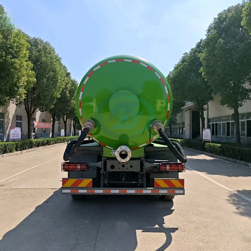 SINOTRUK HOWO NX 6X4 Vacuum Sewage Suction Truck