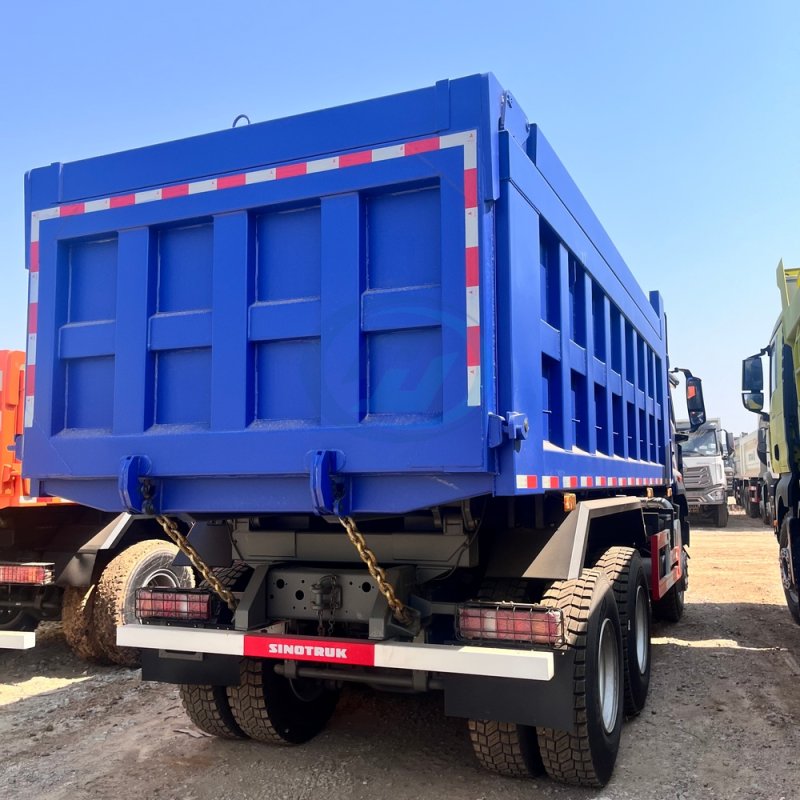 SECOND-HAND DUMP TRUCK