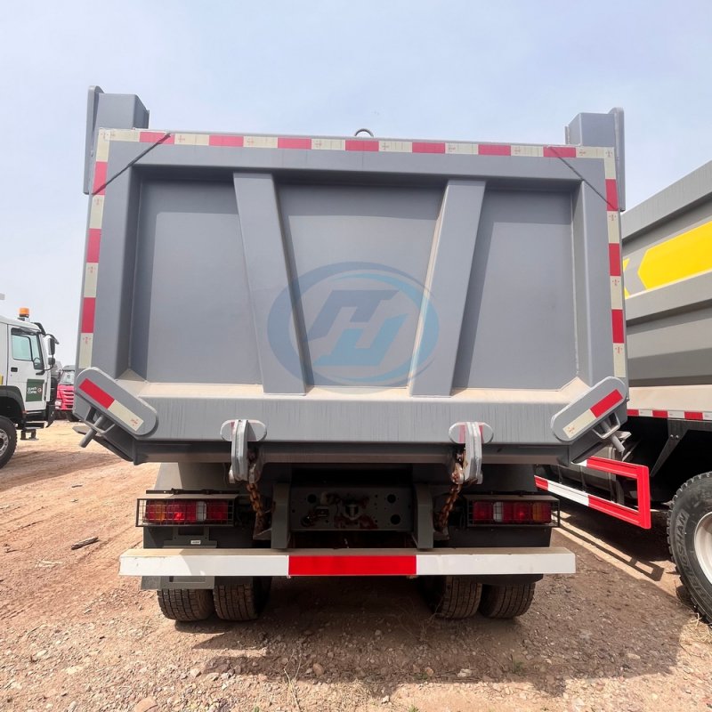 SINOTRUK SITRAK 6X4 430HP DUMP TRUCK WITH U SHAPE CARGO BOX