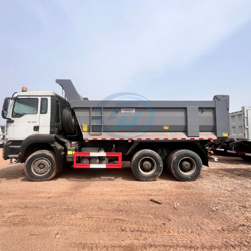 SINOTRUK SITRAK 6X4 430HP DUMP TRUCK WITH U SHAPE CARGO BOX