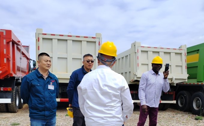 Guinea customer visits our factory