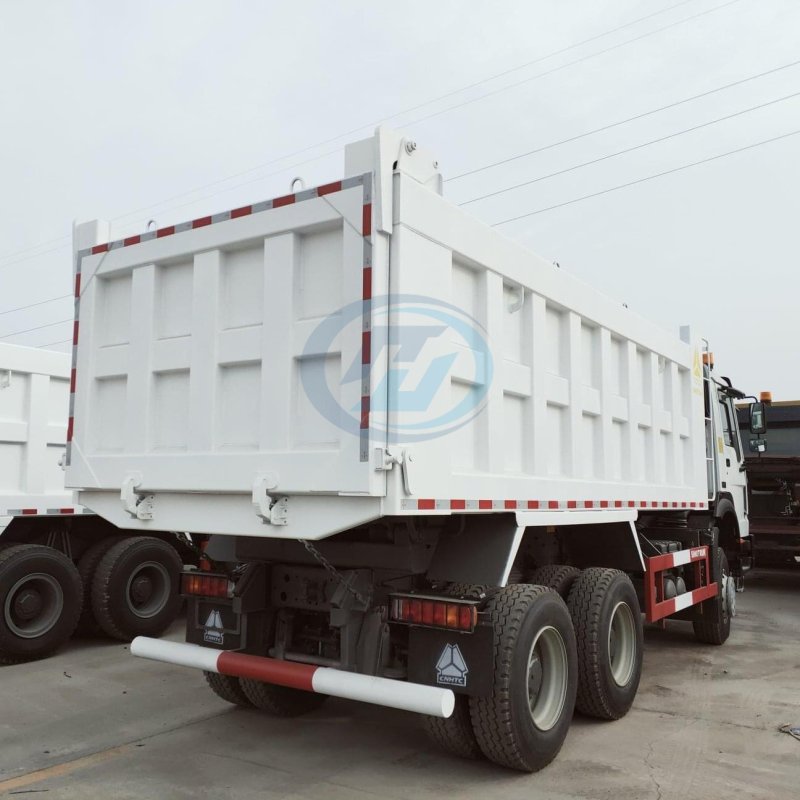 SECOND-HAND DUMP TRUCK