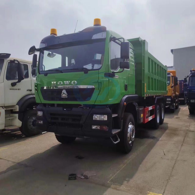 RIGHT HAND DRIVING DUMP TRUCK