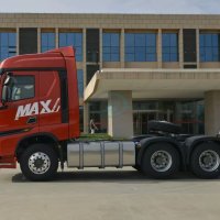 SECOND-HAND TRACTOR TRUCK