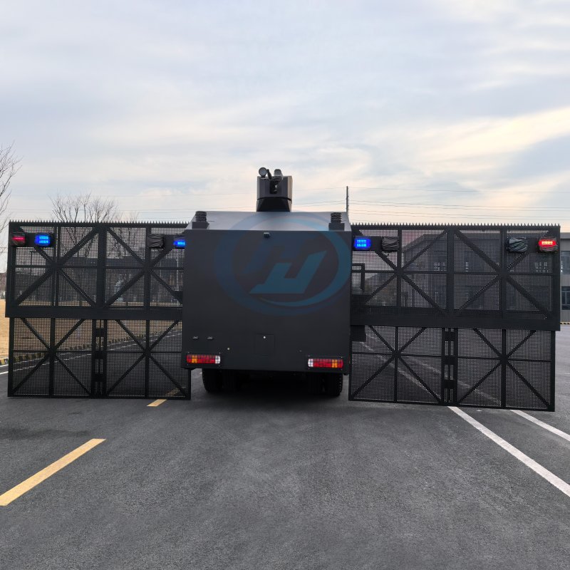 SINOTRUK HOWO 6X6 OFF ROAD HEAVY DUTY RIOT TRUCK