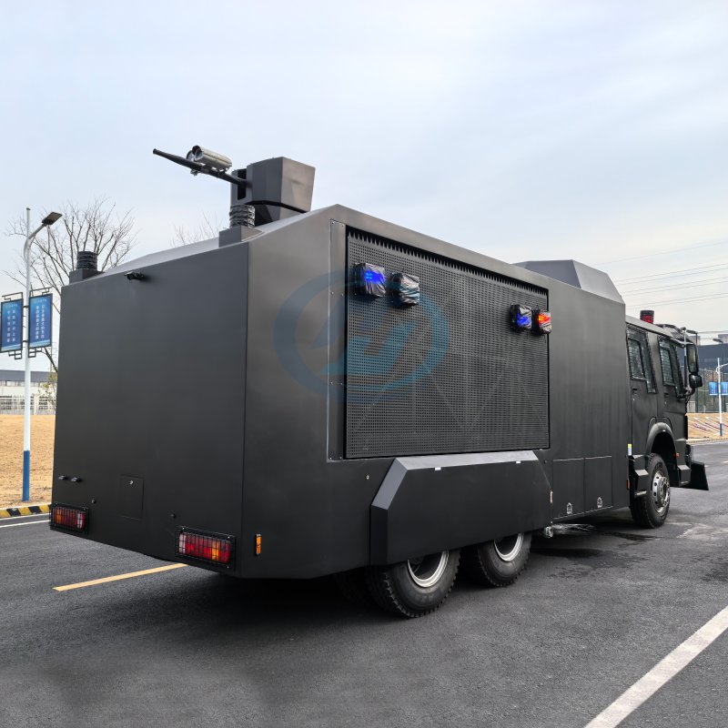6X6 OFF ROAD HEAVY DUTY RIOT TRUCK