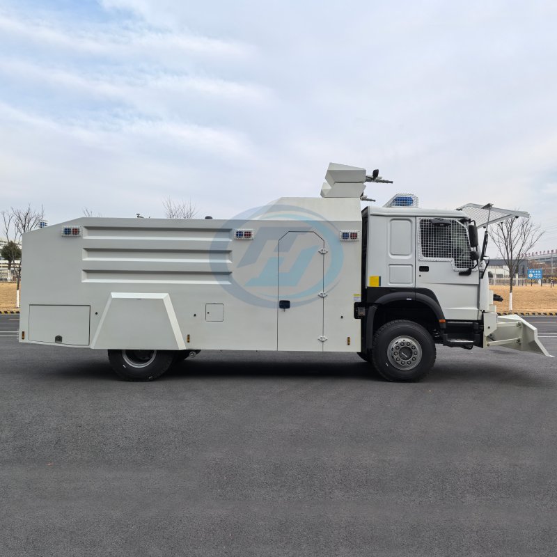 OFF ROAD HEAVY DUTY RIOT TRUCK
