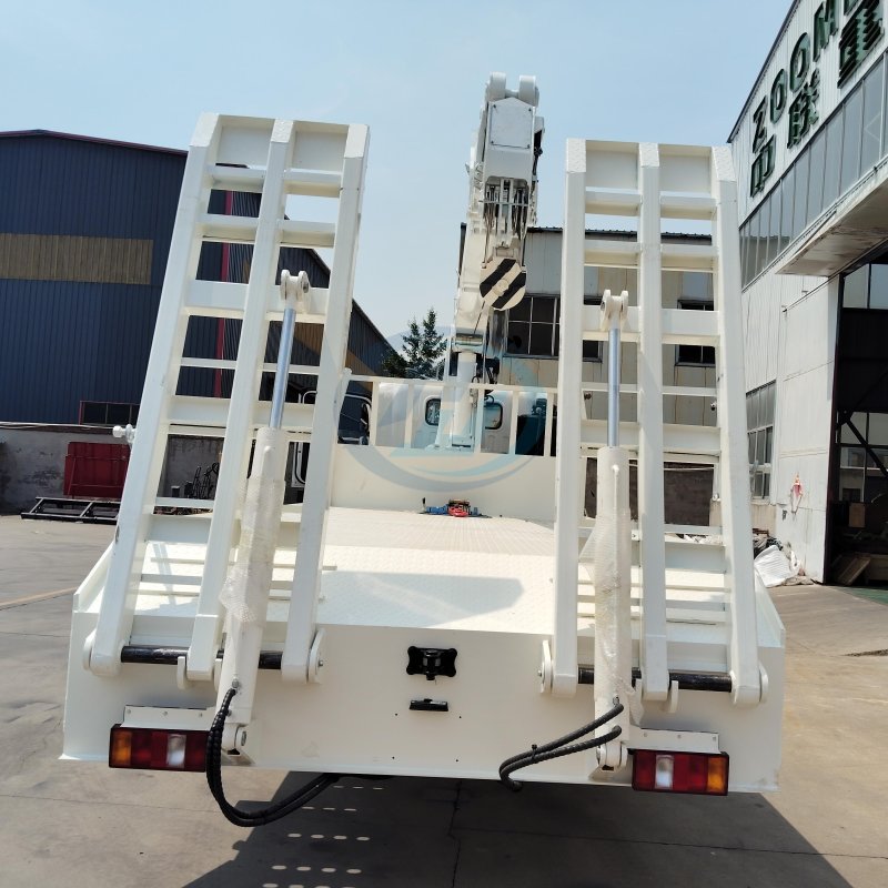 LIGHT TRUCK WITH CRANE