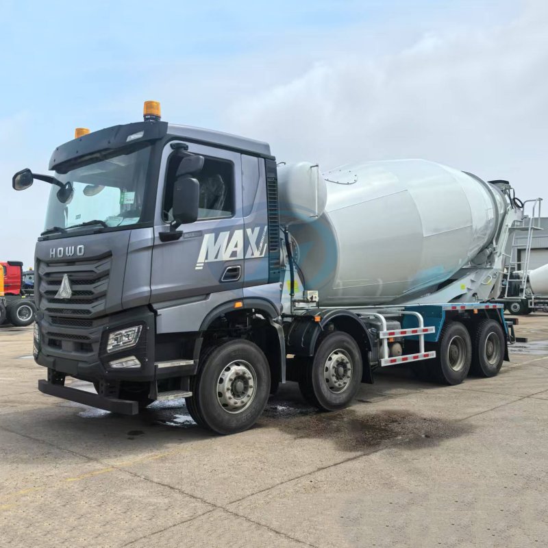 HOWO MAX concrete mixer truck