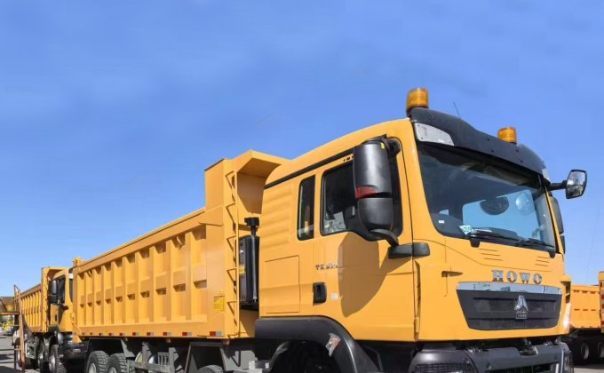 20 units HOWO TX 8X4 dump trucks shipped to Zimbabwe