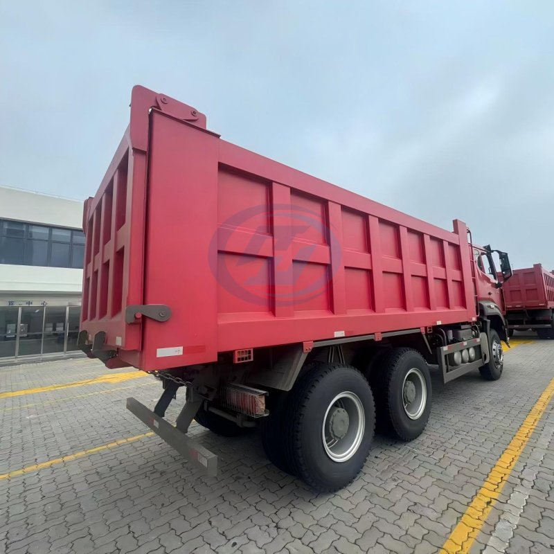 SINOTRUK HOWO 6X4 DUMP TRUCK